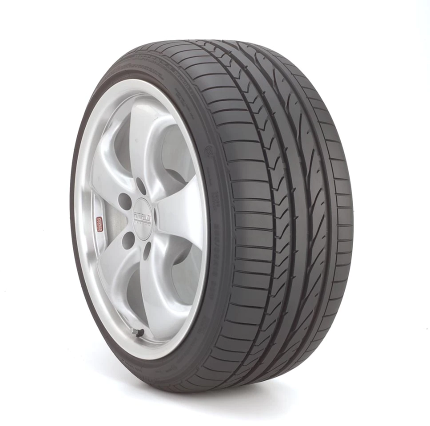 Летние шины Bridgestone Potenza RE050A 275/40 R18 99Y в Москве от 15823  руб.