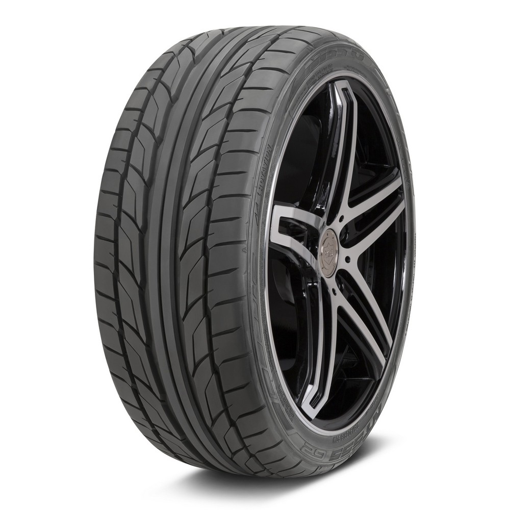 Летние шины Nitto NT555 G2 245/35 R21 96Y XL в Москве от 18595  руб.