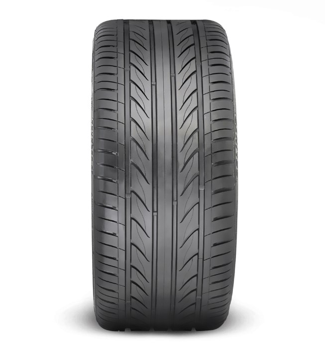 Летние шины Delinte D7 245/40 R20 99W в Москве от 7473  руб.