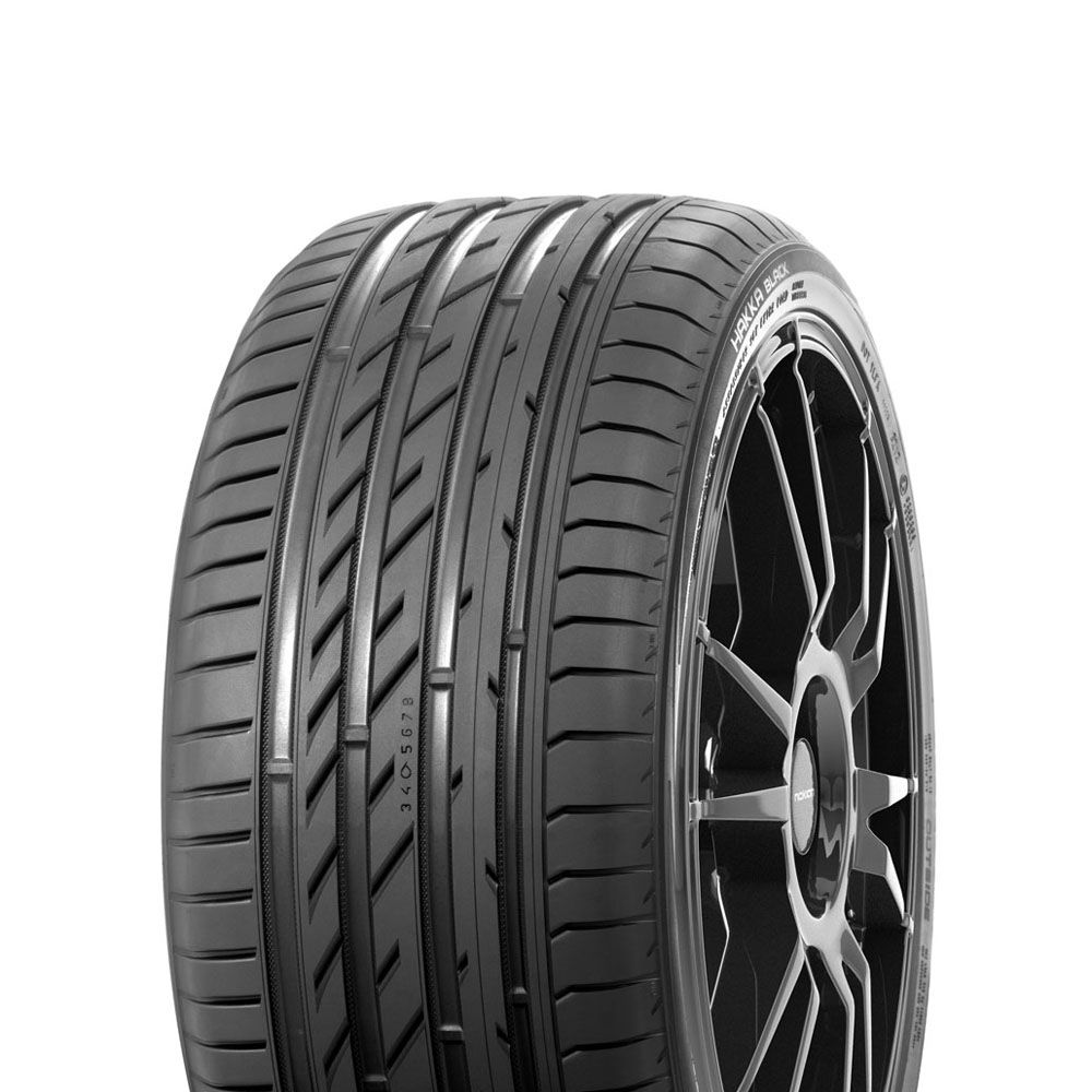 Летние шины Nokian Tyres Hakka Black 295/30 R19 100Y в Москве от 12926  руб.