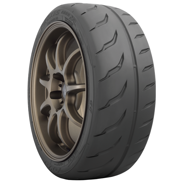 Летние шины Toyo Proxes R888 R 265/30 R19 88R в Москве от 23991  руб.